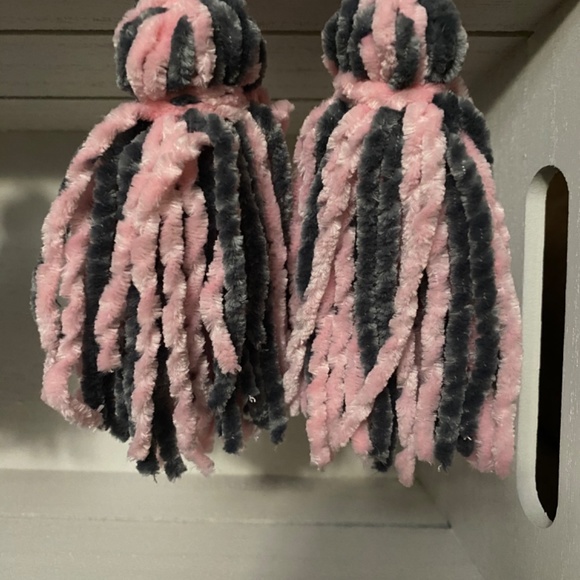 Yarn Tassel Earrings - Picture 3 of 4